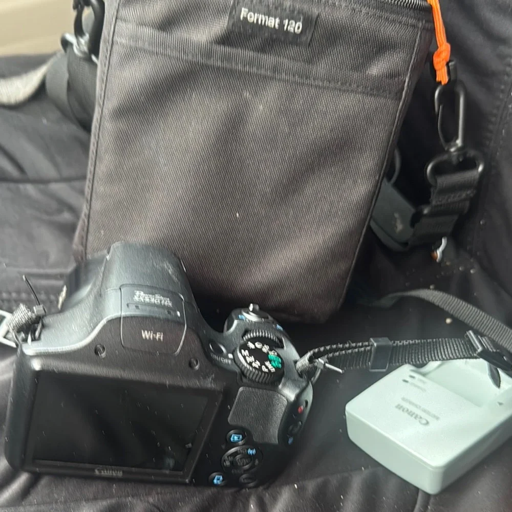 Canon Black Digital Camera with Wi-Fi